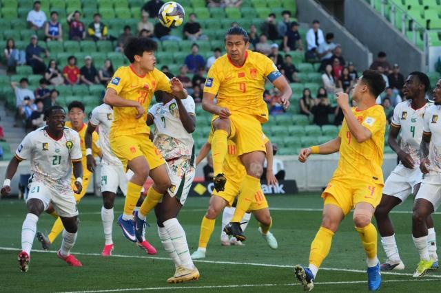 乐鱼娱乐平台-学费没白交！国足遭黑色9分钟未崩盘 6名U23首发